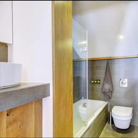 Stylish Clifton Village Flat Apartman Bristol