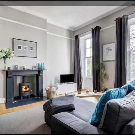 Stylish Clifton Village Flat * Bristol